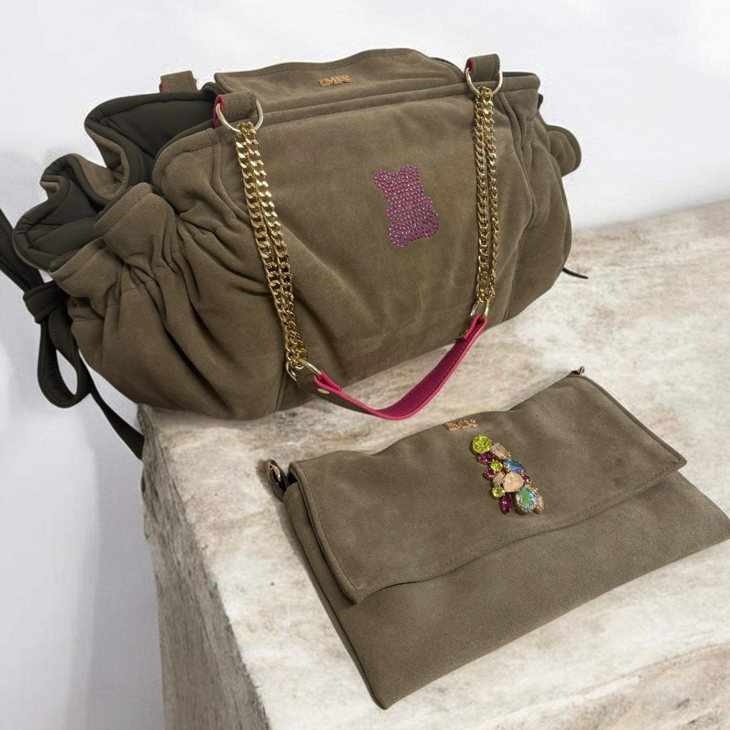 Stella dog carrier bag in grained leather